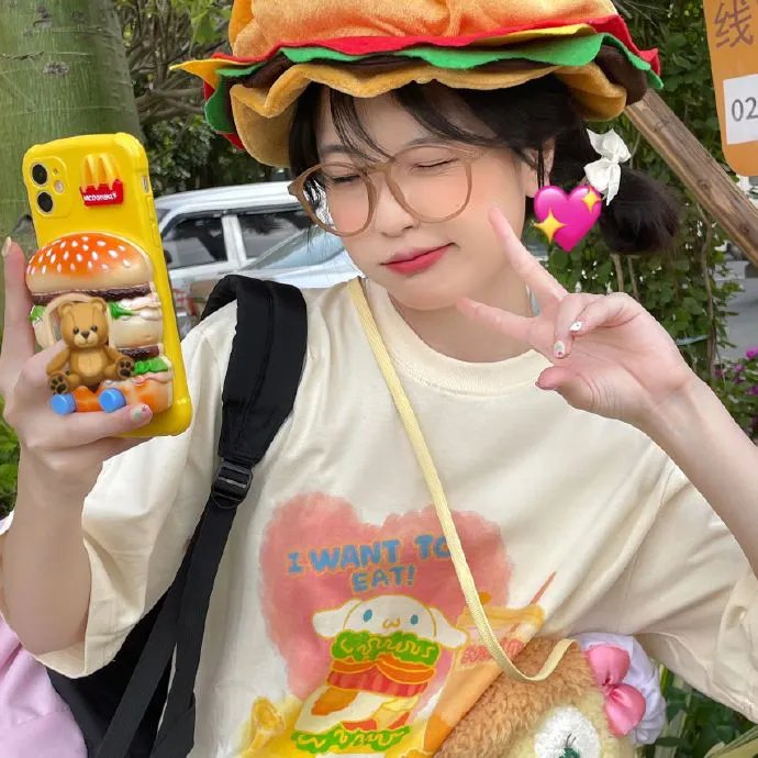 弱比少男闯女校